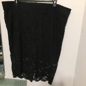 Torrid Black lace skirt w/shorts underneath Sz 24